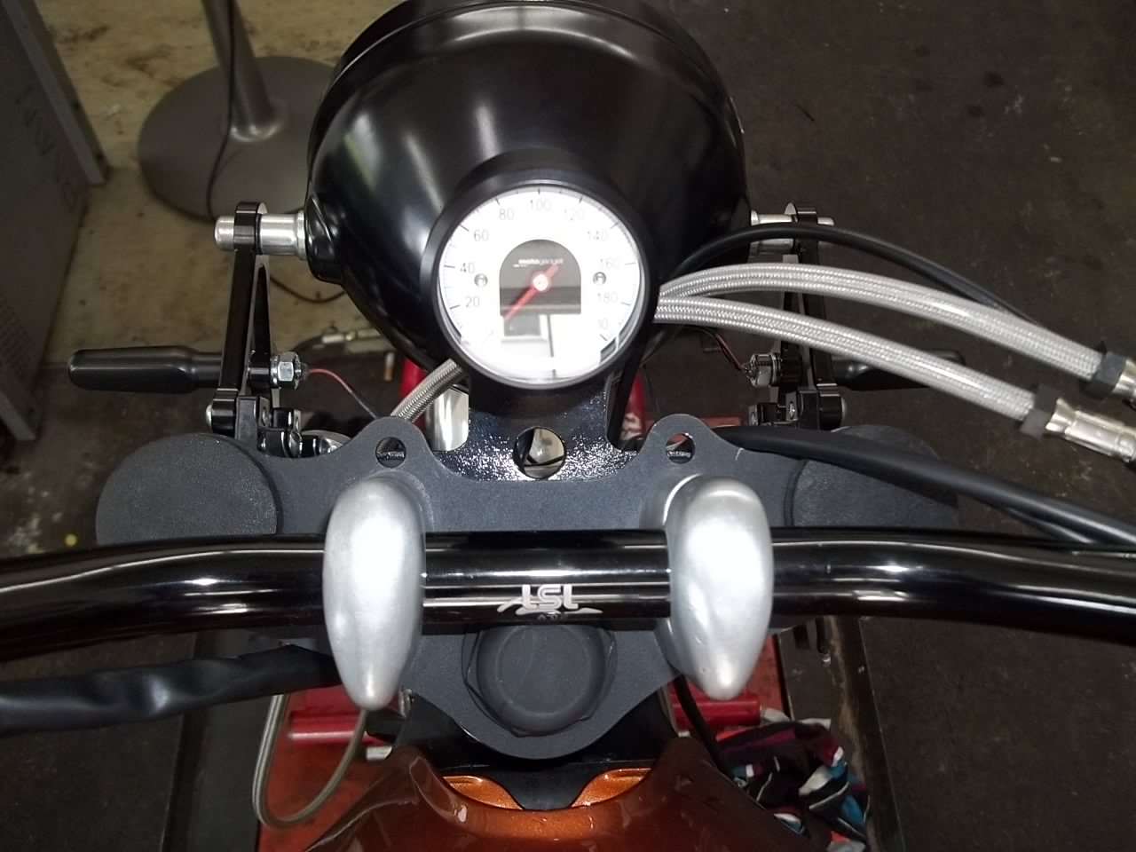 Motorrad rot 5